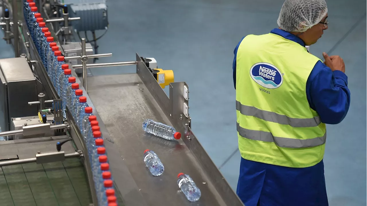 ENQUETE FRANCEINFO. Plusieurs producteurs d’eau en bouteille ont filtré illégalement leur eau pour masquer une