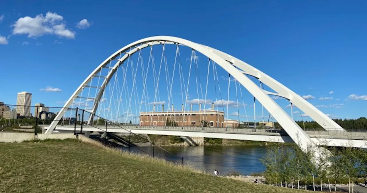 Edmonton mulls Walterdale Bridge 2-way traffic flow changes amid upcoming construction