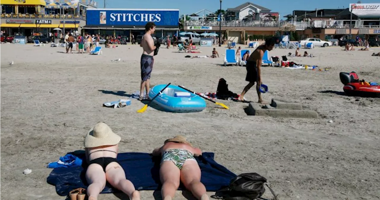 Poop on the beach? Ontario mayor slams social media ‘misinformation’