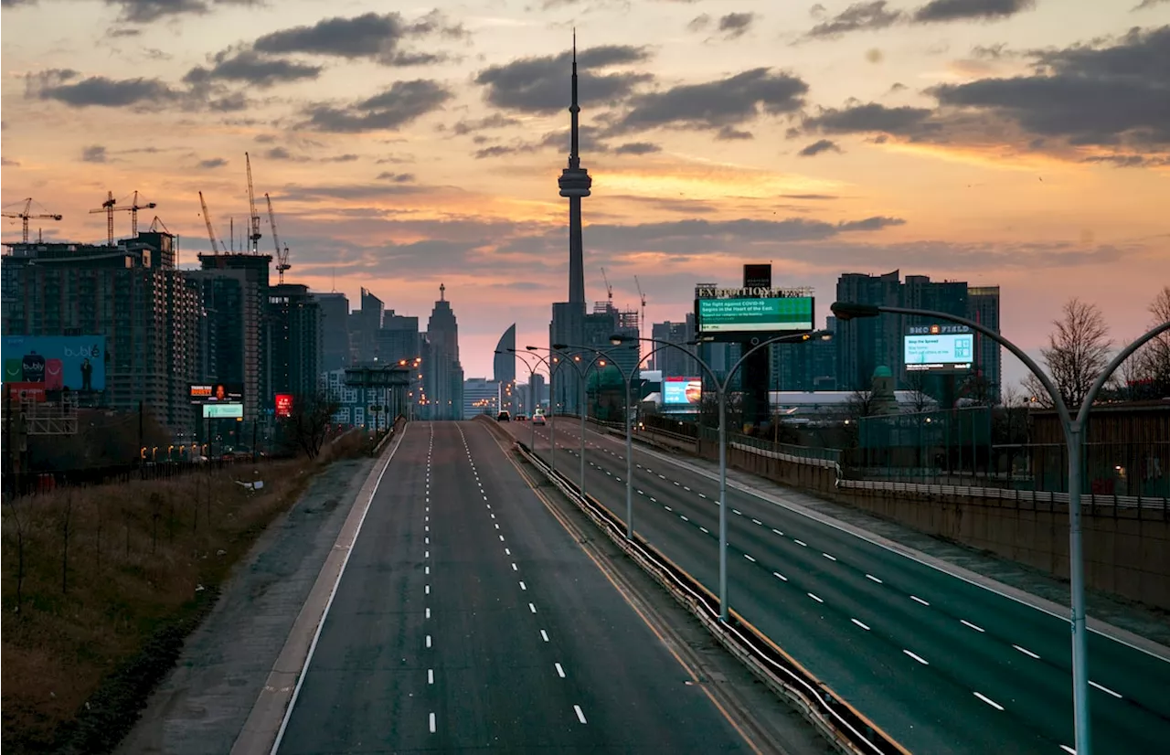 Ontario to give Toronto $73-million to accelerate construction of Gardiner Expressway by one year