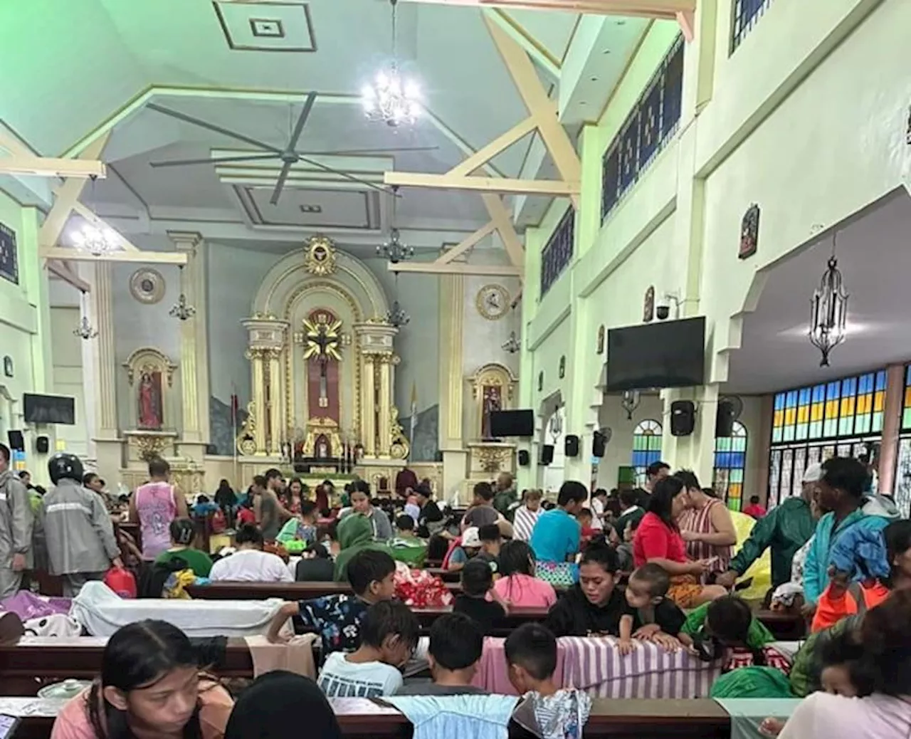 Churches open doors to serve as temporary shelter for evacuees