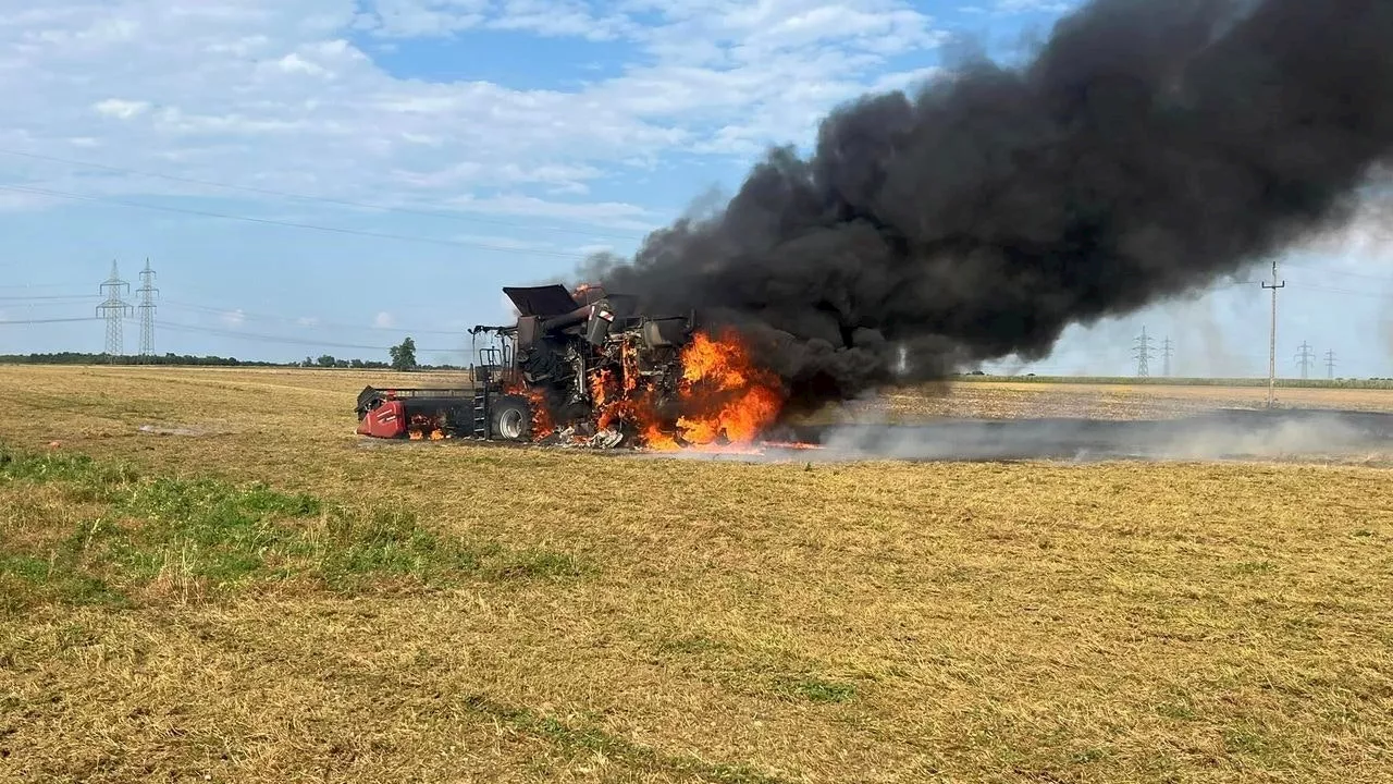 Mehrere 100.000 Euro Schaden - Mähdrescher stand in Flammen– 6 Stunden Löscheinsatz!