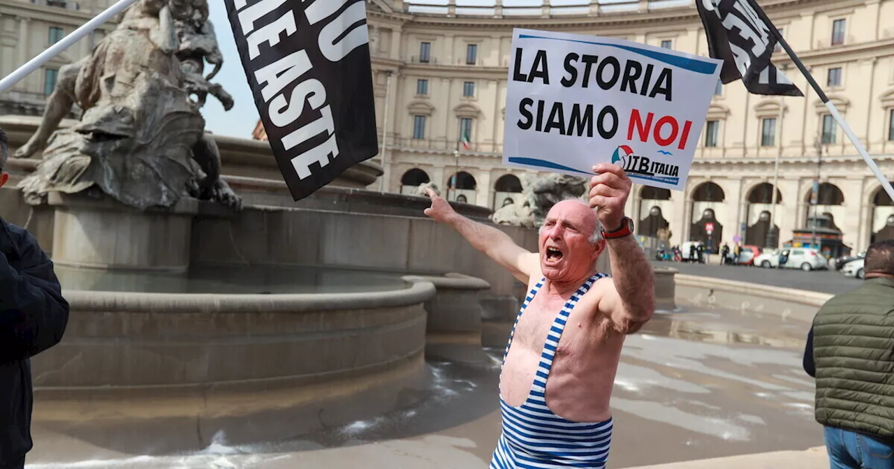 Balneari in protesta, lasciate perdere: tra un po' il mare avrà sommerso tutto