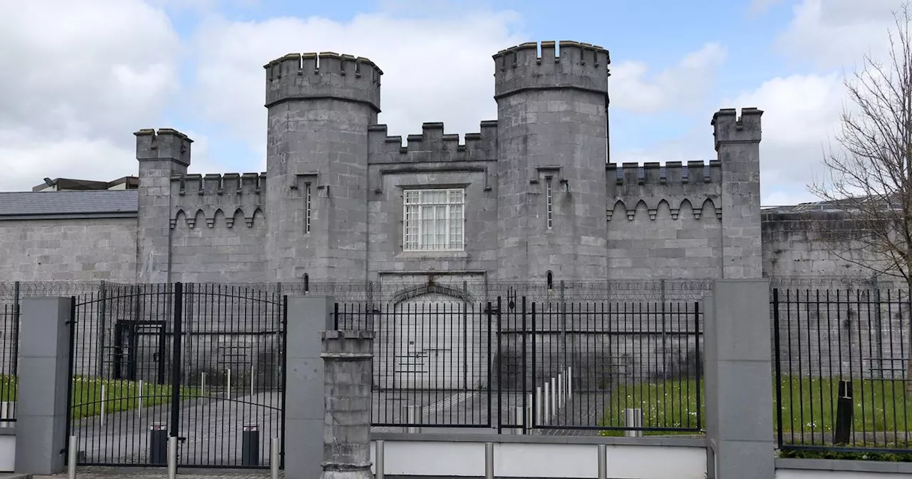 Armed military to be removed from Portlaoise Prison by end of year