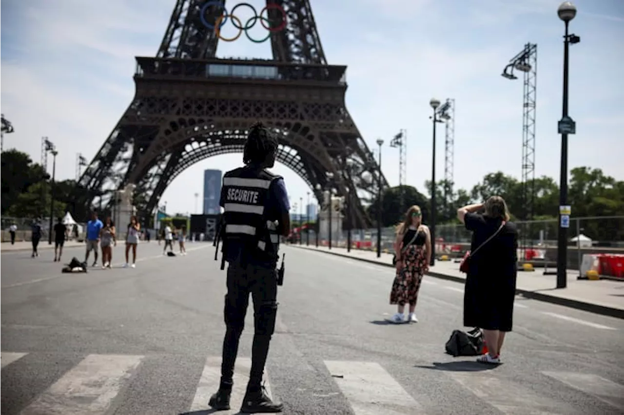 Tourists visiting Paris face barriers visiting main landmarks ahead of Olympic opening ceremony