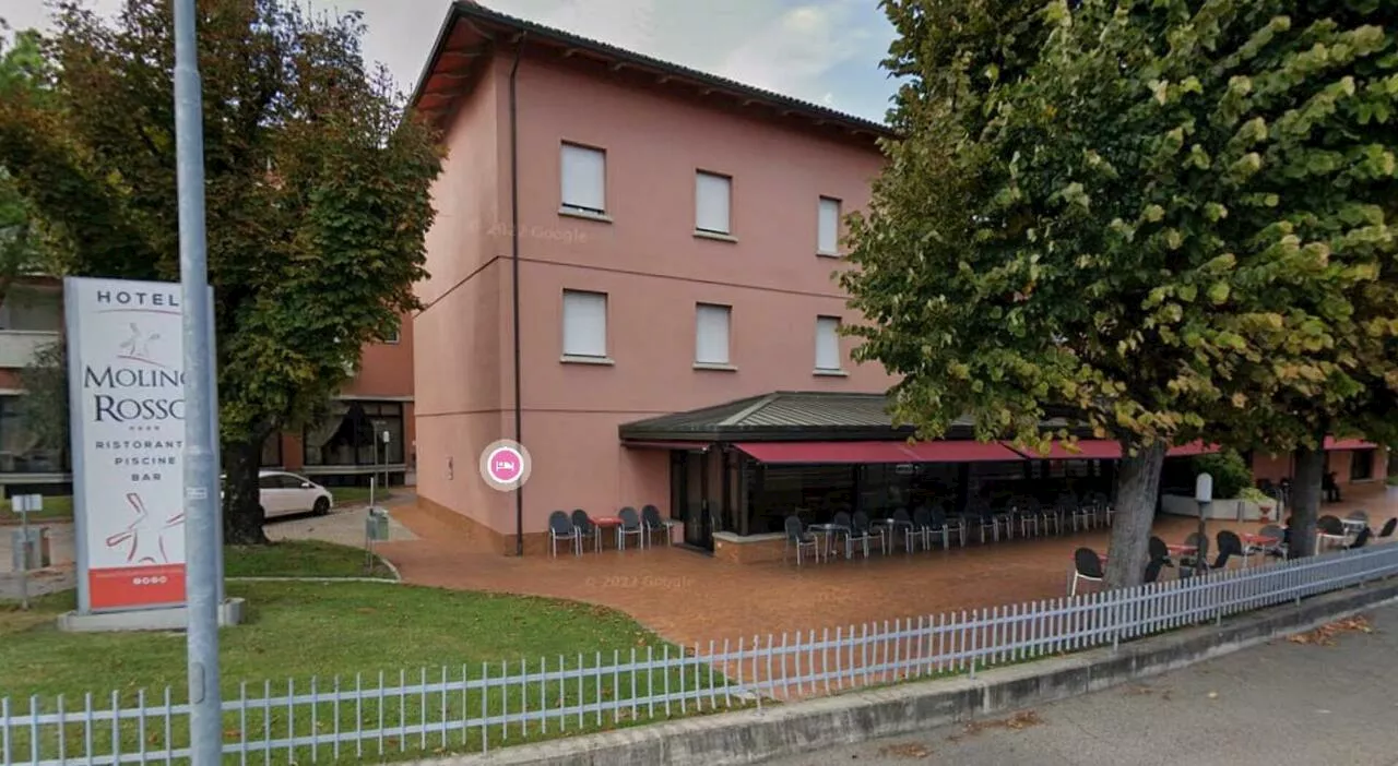 Bimba di 5 anni annega nella piscina dell'hotel Molino Rosso a Imola, il dramma davanti alla mamma