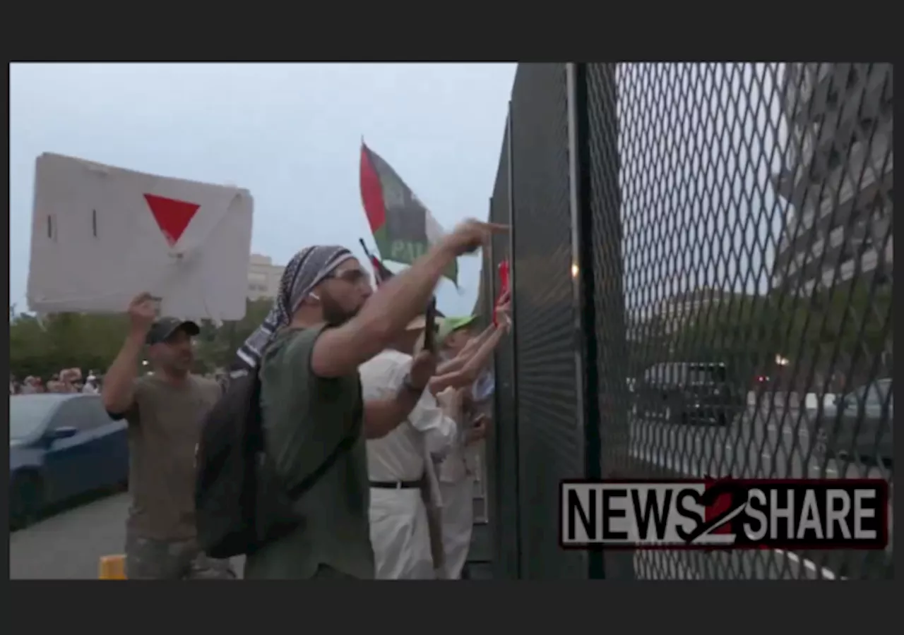 Anti-Israel Protesters Threaten Netanyahu, Pro-Israel Counter Protesters Ahead Of Speech To Congress