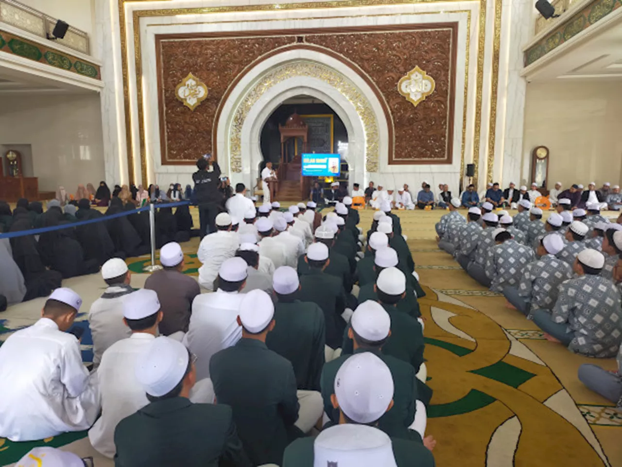 Ilham Habibie Kunjungi Pondok Pesantren Al Idrisiyyah di Tasikmalaya