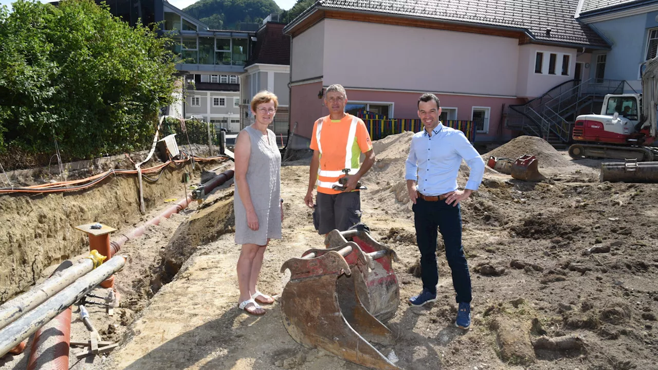 Beim Kindergarten Randegg wird fleißig gegraben und umgeräumt