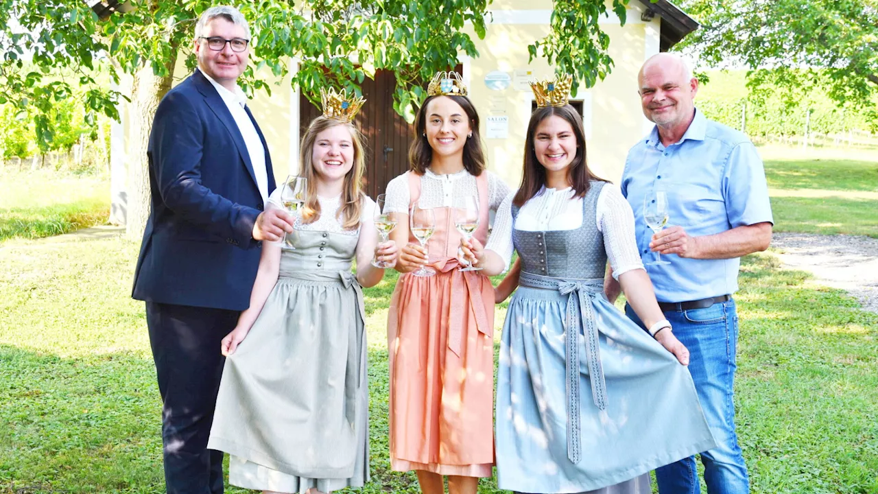 Neue Dirndl für Weinköniginnen in Roseldorf präsentiert