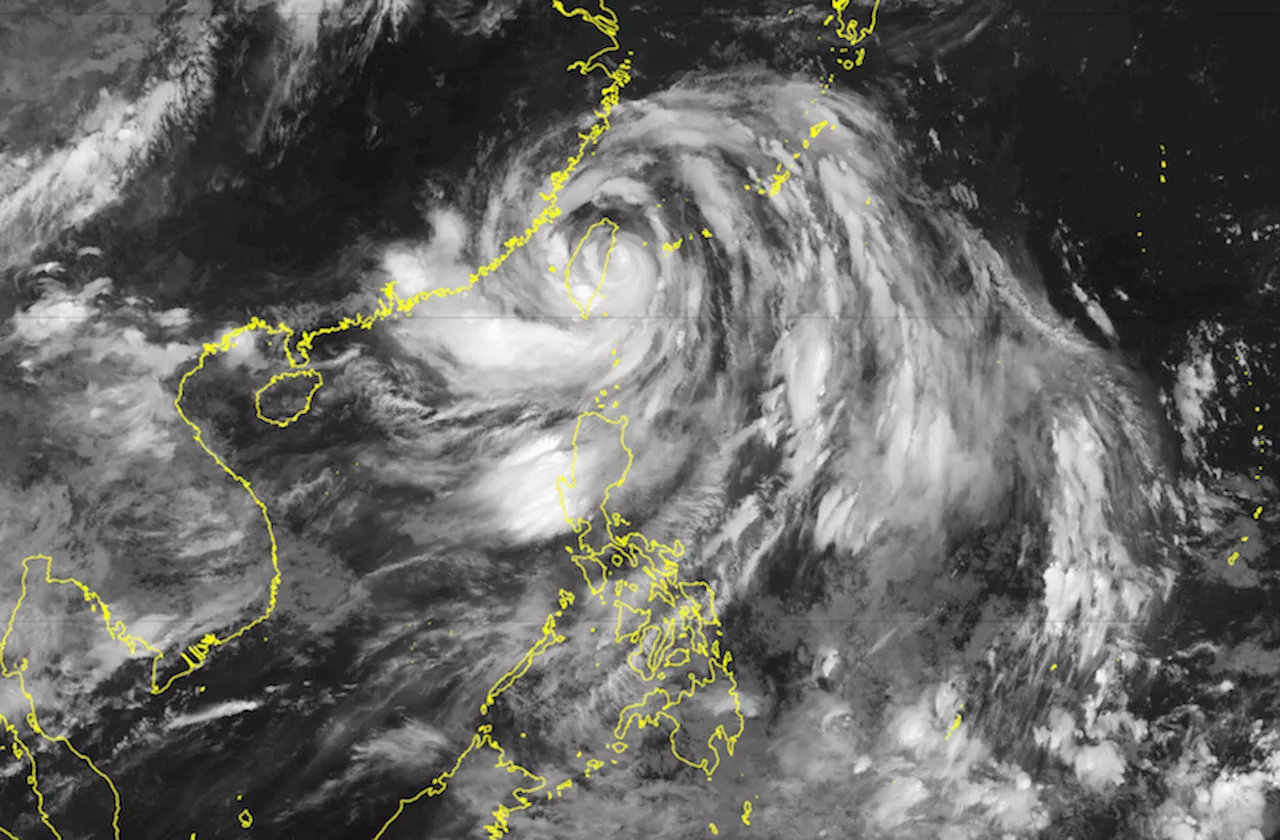 Carina weakens back into typhoon near Taiwan’s coast