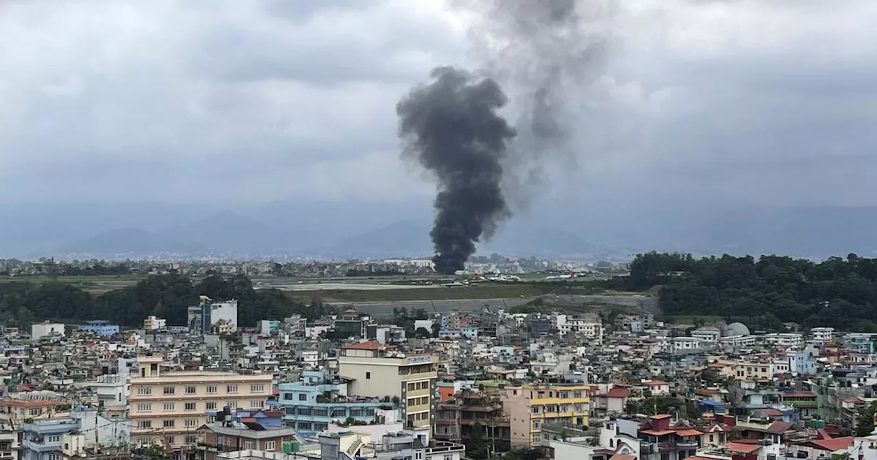 Nepal: Laut Berichten - Flugzeug bei Start verunglückt