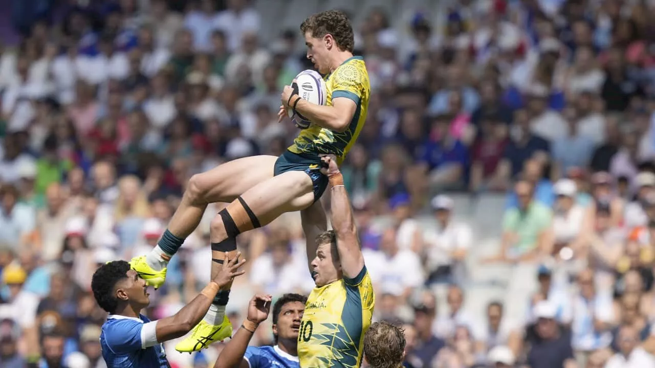 Rugby, flag bearers and a break-in: Australia's start to the Paris Olympics