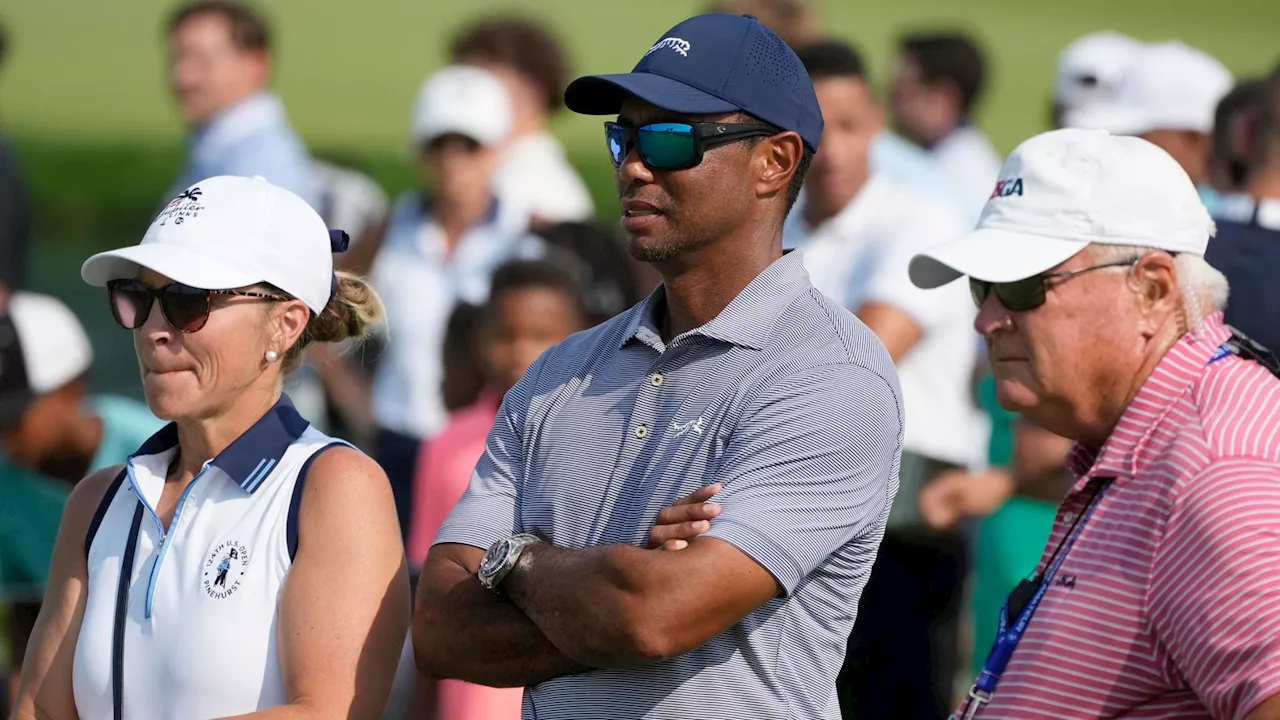 Tiger Woods watches as son Charlie exits US Junior Amateur championship