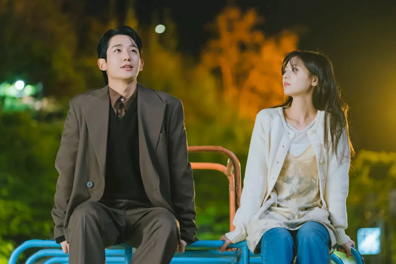 Jung Hae In And Jung So Min Rediscover Their Bond In Upcoming Drama “Love Next Door”