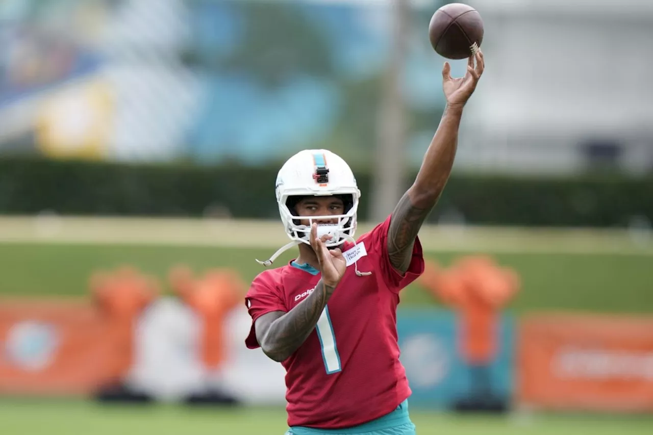 Tua Tagovailoa participates in Dolphins' first day of workouts with contract unresolved