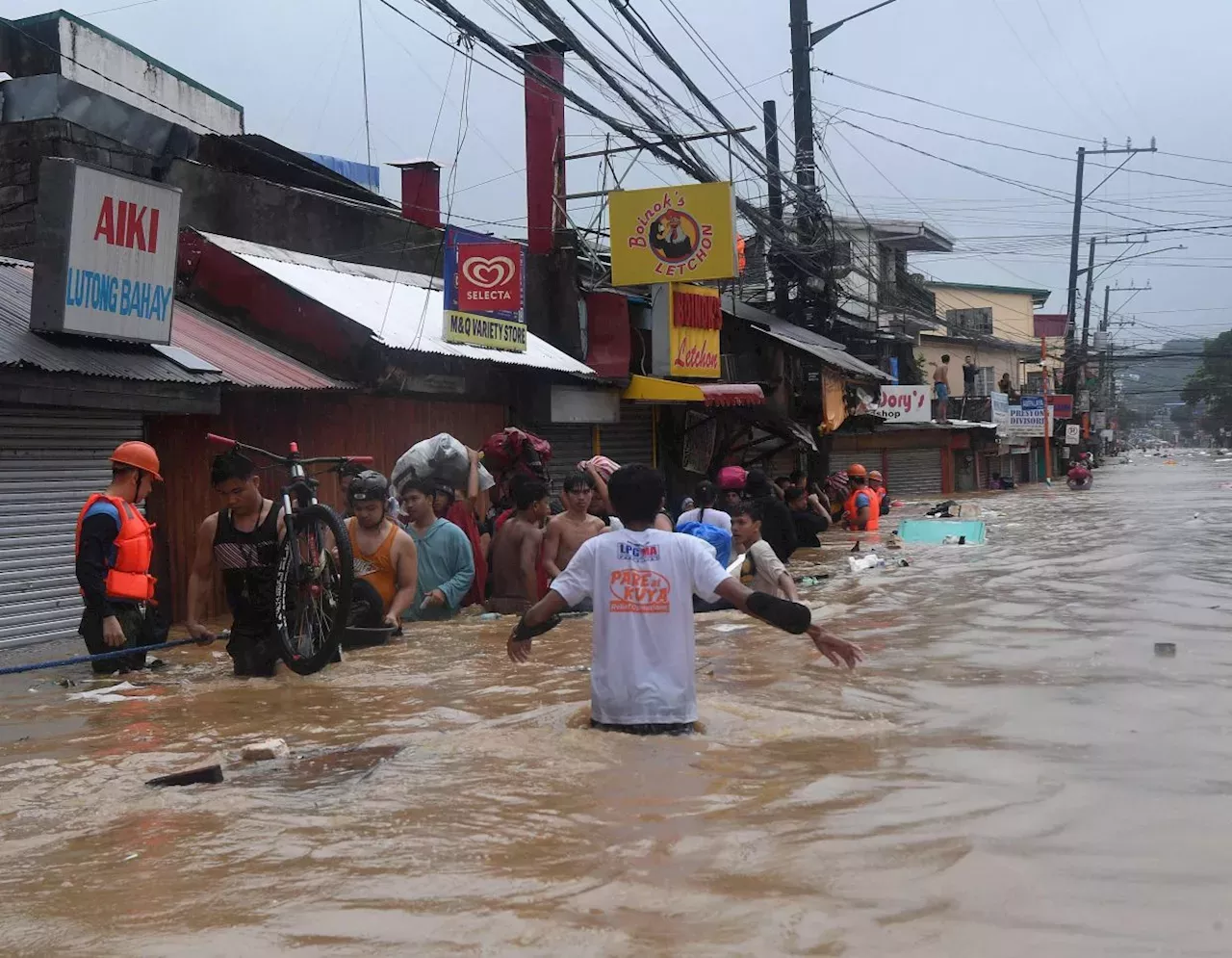 Floods: Floods, Flights Cancelled As Typhoon Gaemi Leaves Manila In ...