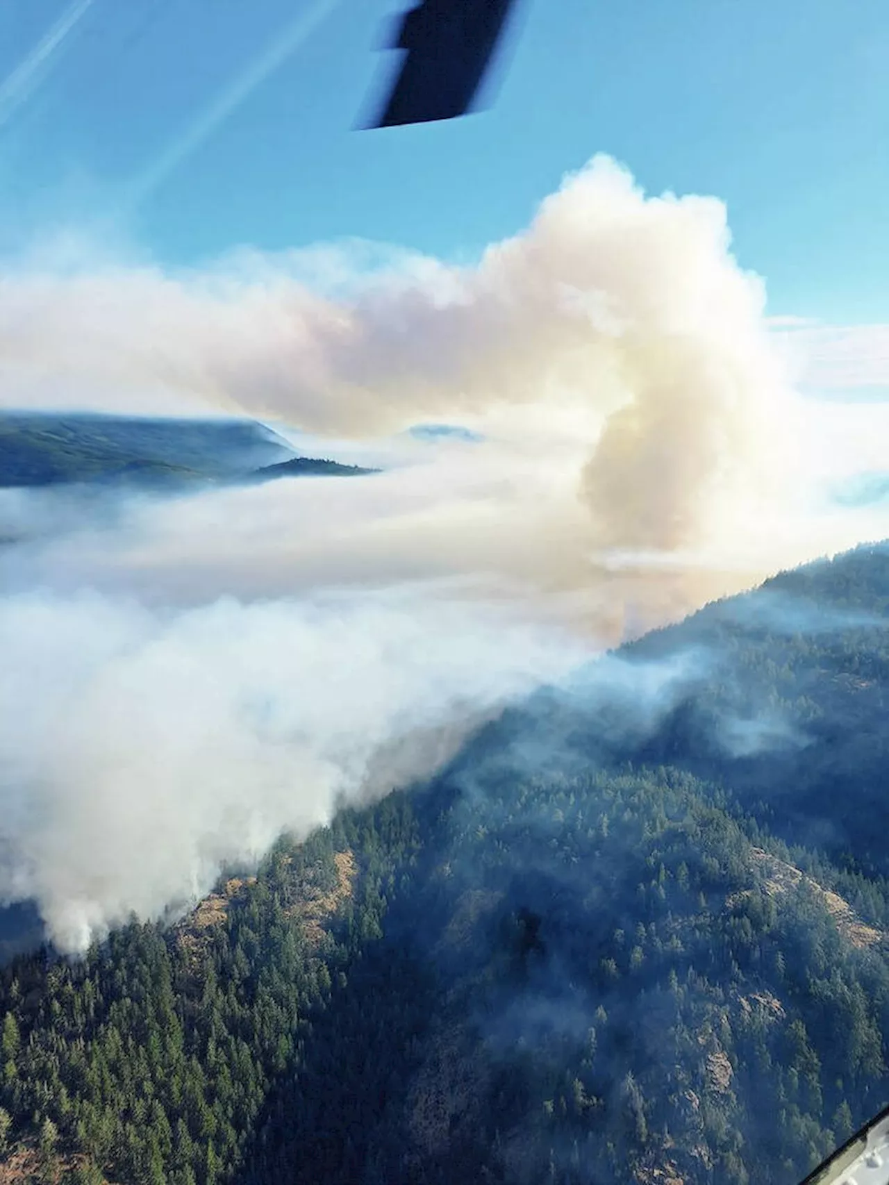 Sooke Potholes fire burning five km from Greater Victoria's water supply