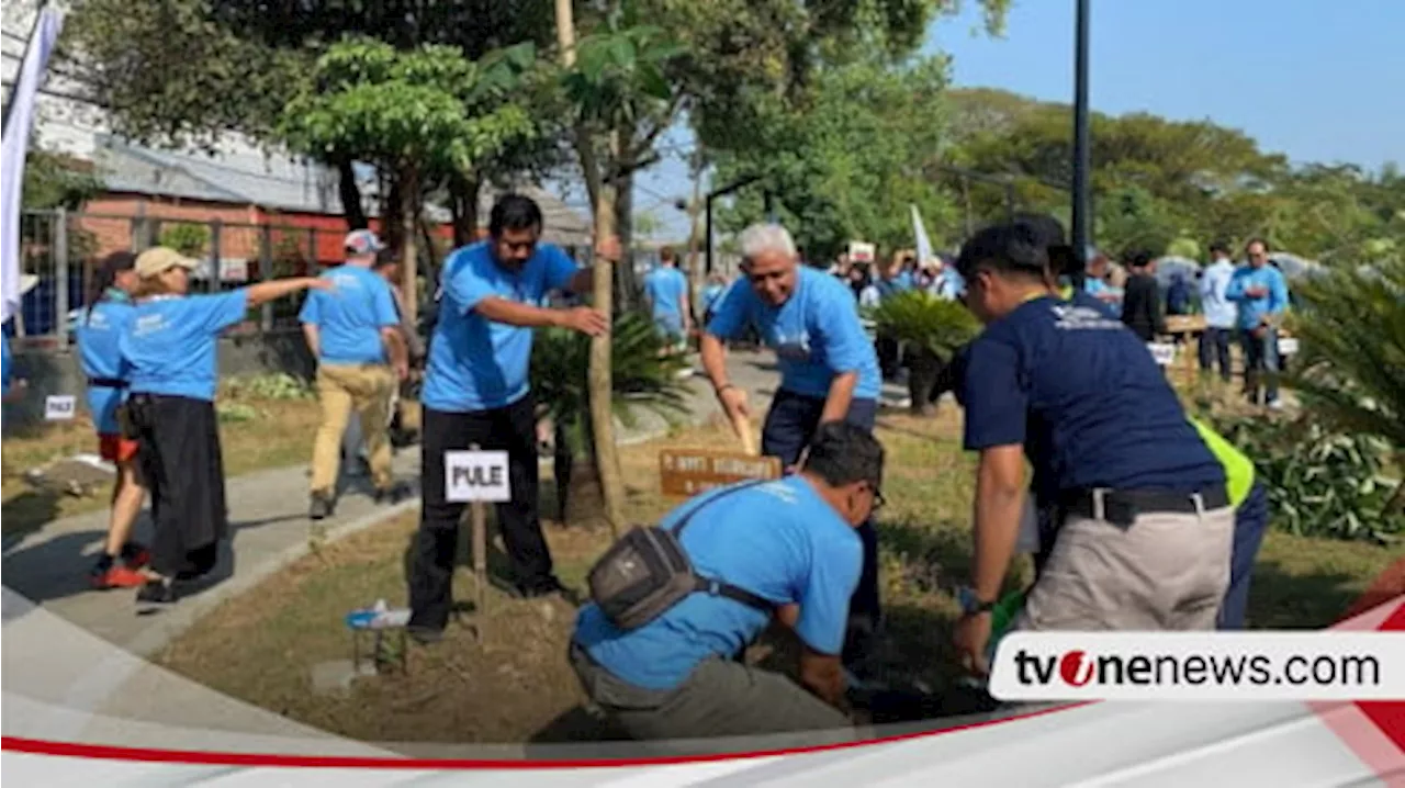 B-TIFF, Para Delegasi 8 Negara Diajak Tanam Pohon di Taman Bengawan Solo