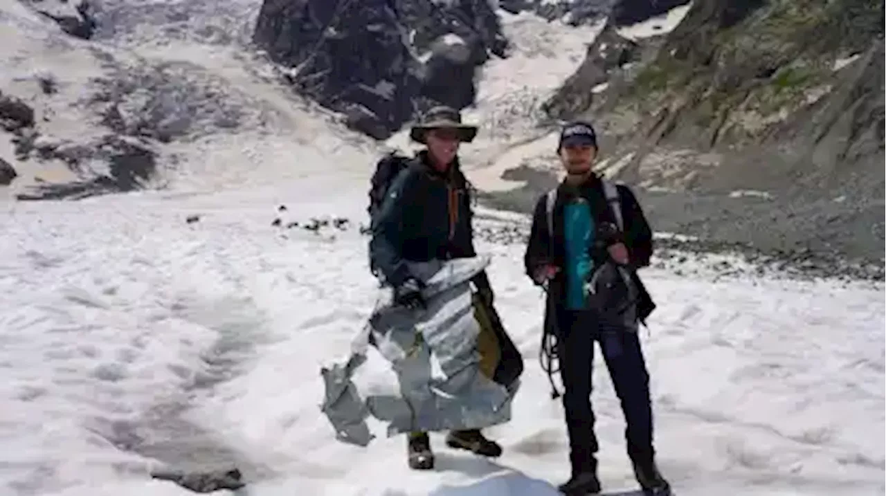 250 Kilogramm Müll von Schweizer Gletscher gesammelt