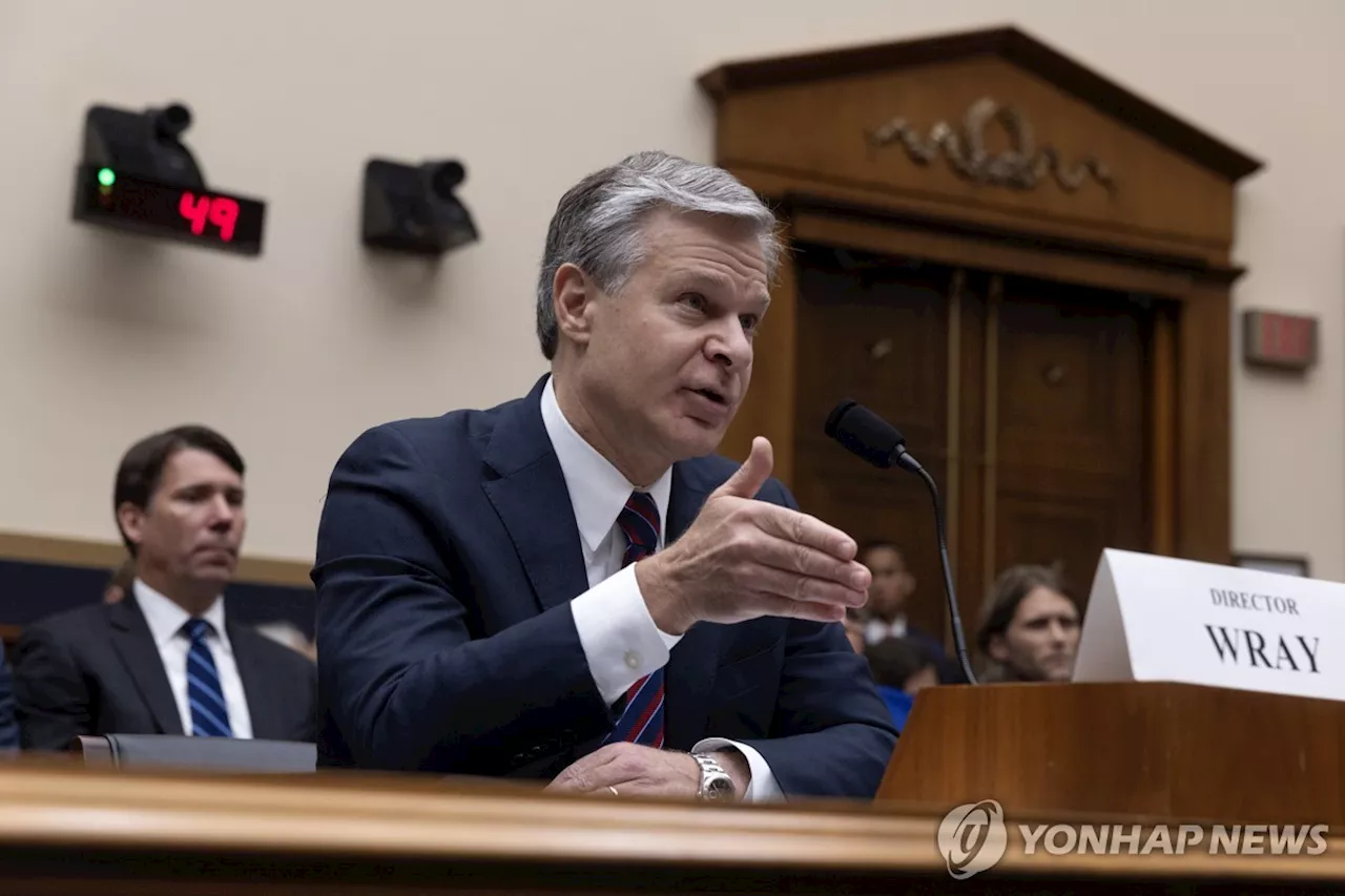 FBI국장 '총격범, 케네디암살 검색…범행前 드론 띄워 현장조사'