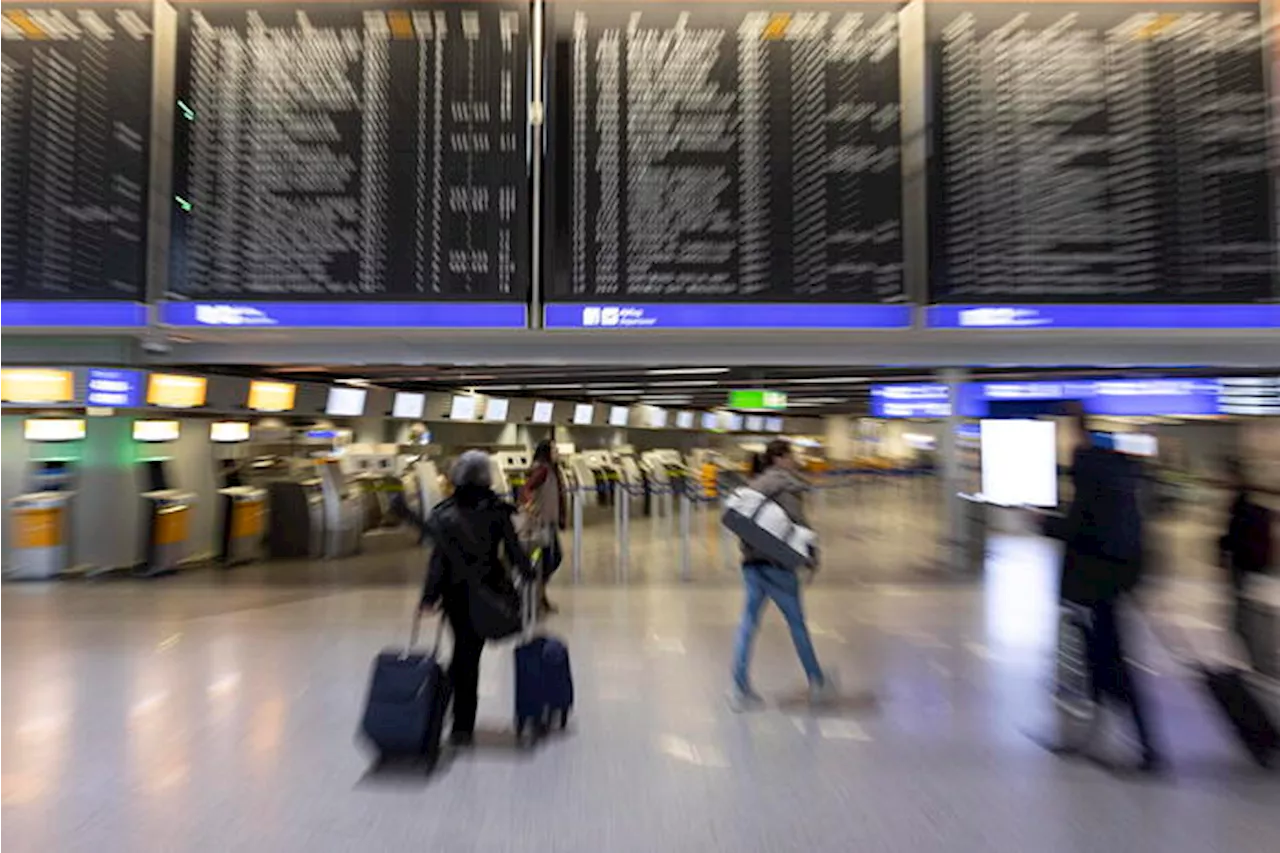 Intrusione attivisti clima, aeroporto Francoforte si ferma