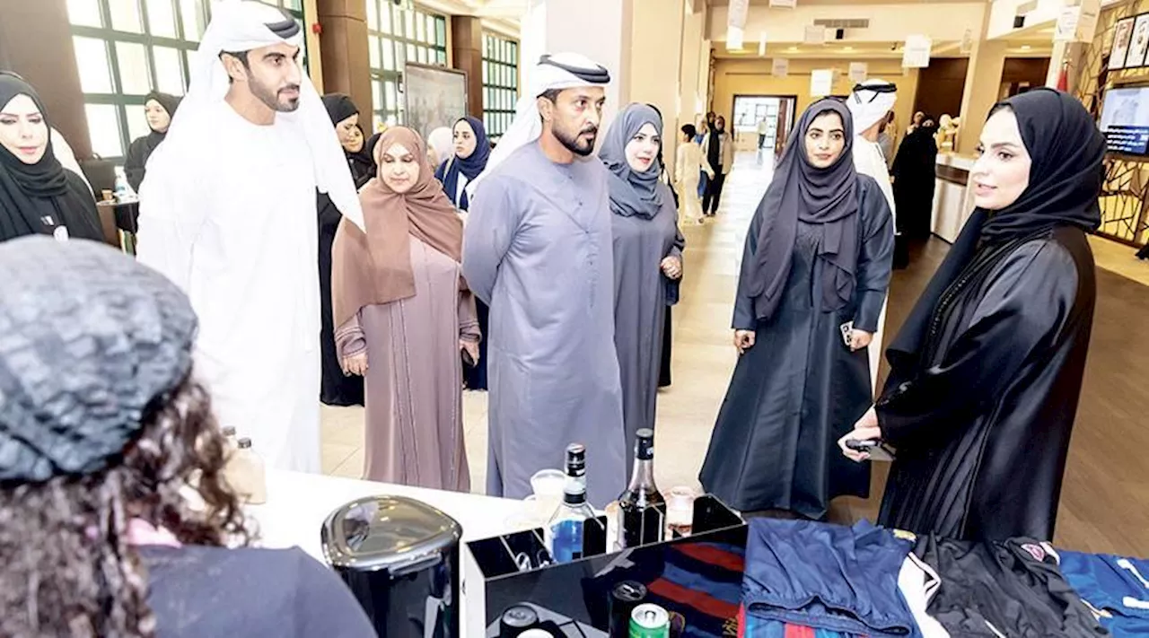 عبد العزيز بن حميد يزور فعاليات البرنامج الصيفي بعجمان
