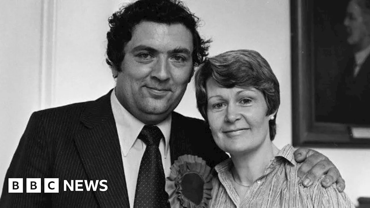 John Hume: Family distance themselves from new Peacemakers museum