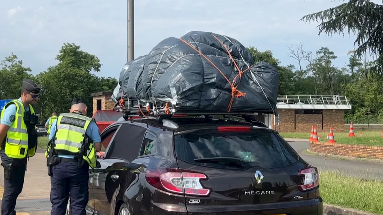 Rhône: les gendarmes font la chasse aux véhicules en surcharge sur la route des vacances