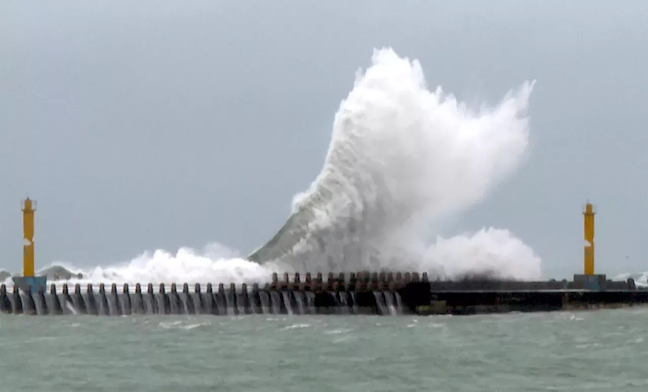 Typhoon Gaemi Batters Taiwan And PHL, Leaving Death And Destruction In ...