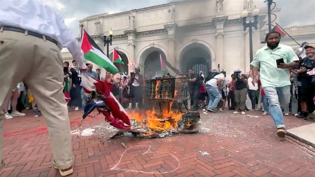 House Republicans replace American flags at Union Station after anti-Israel protests