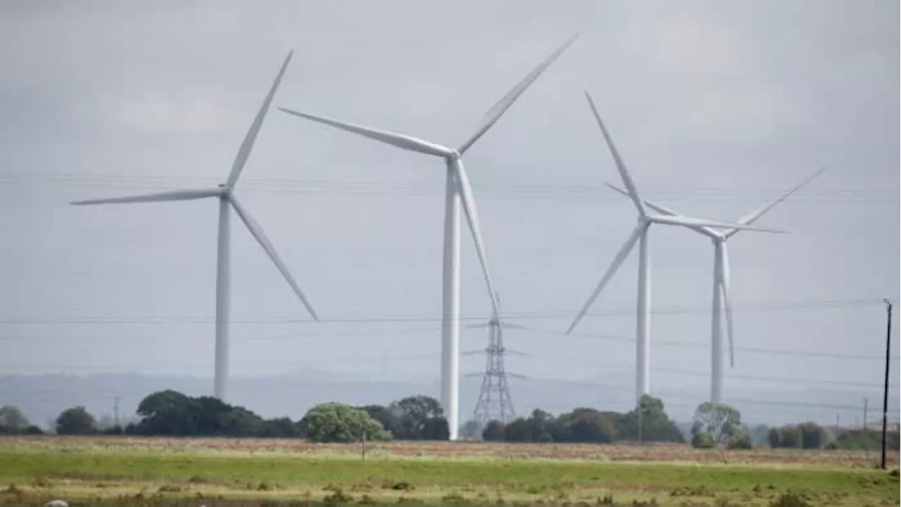 UK set to miss 2030 clean power targets, experts warn