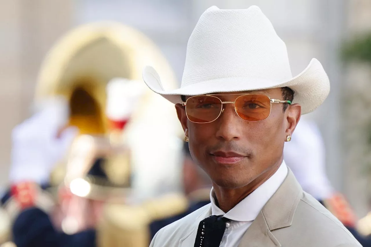 JO-2024 : Pharrell Williams porteur de la flamme olympique en région parisienne