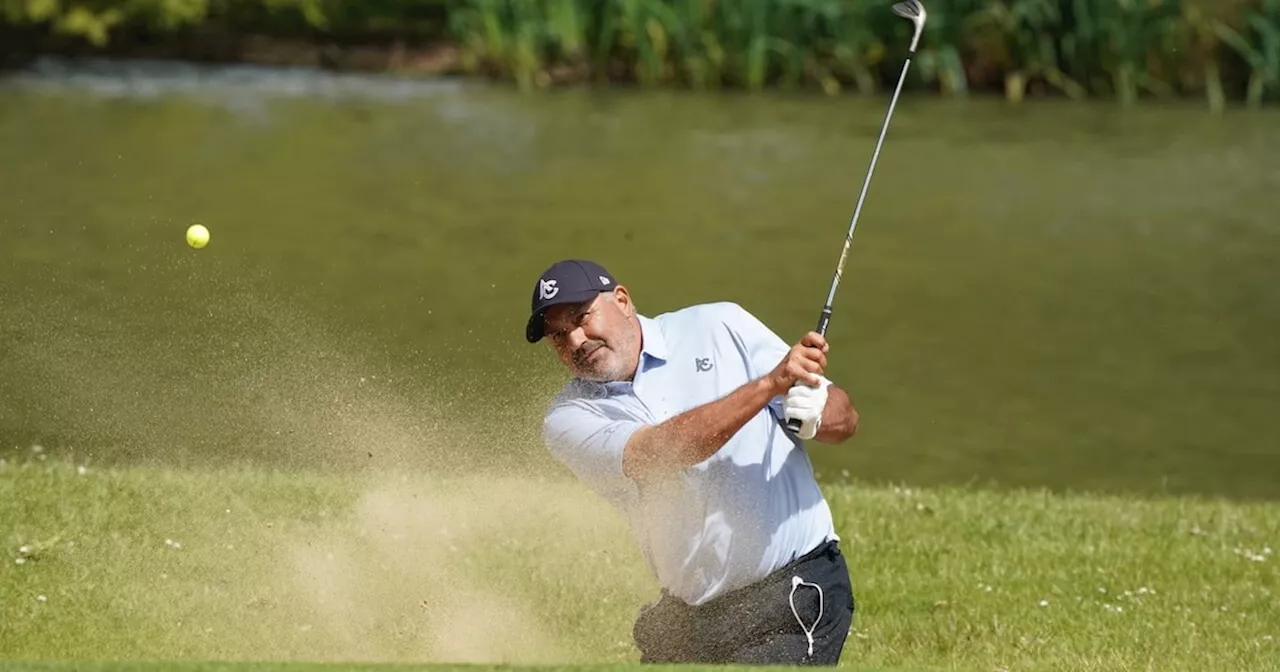 Ángel Cabrera está a cinco golpes de la punta en Carnoustie