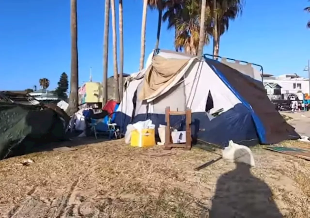 Newsom Orders California State Agencies, Cities to Clear Homeless Encampments