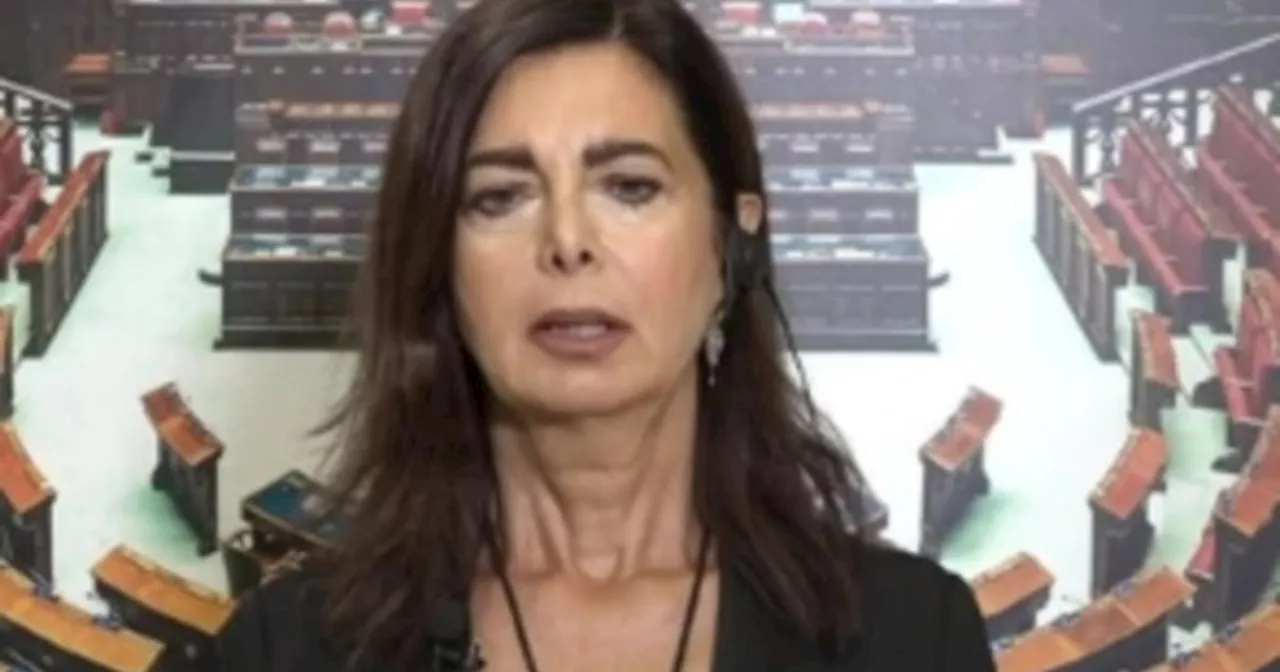 Laura Boldrini, la lezioncina tutta da ridere: &#034;Sono rimasti solo Salvini e Vannacci!&#034;