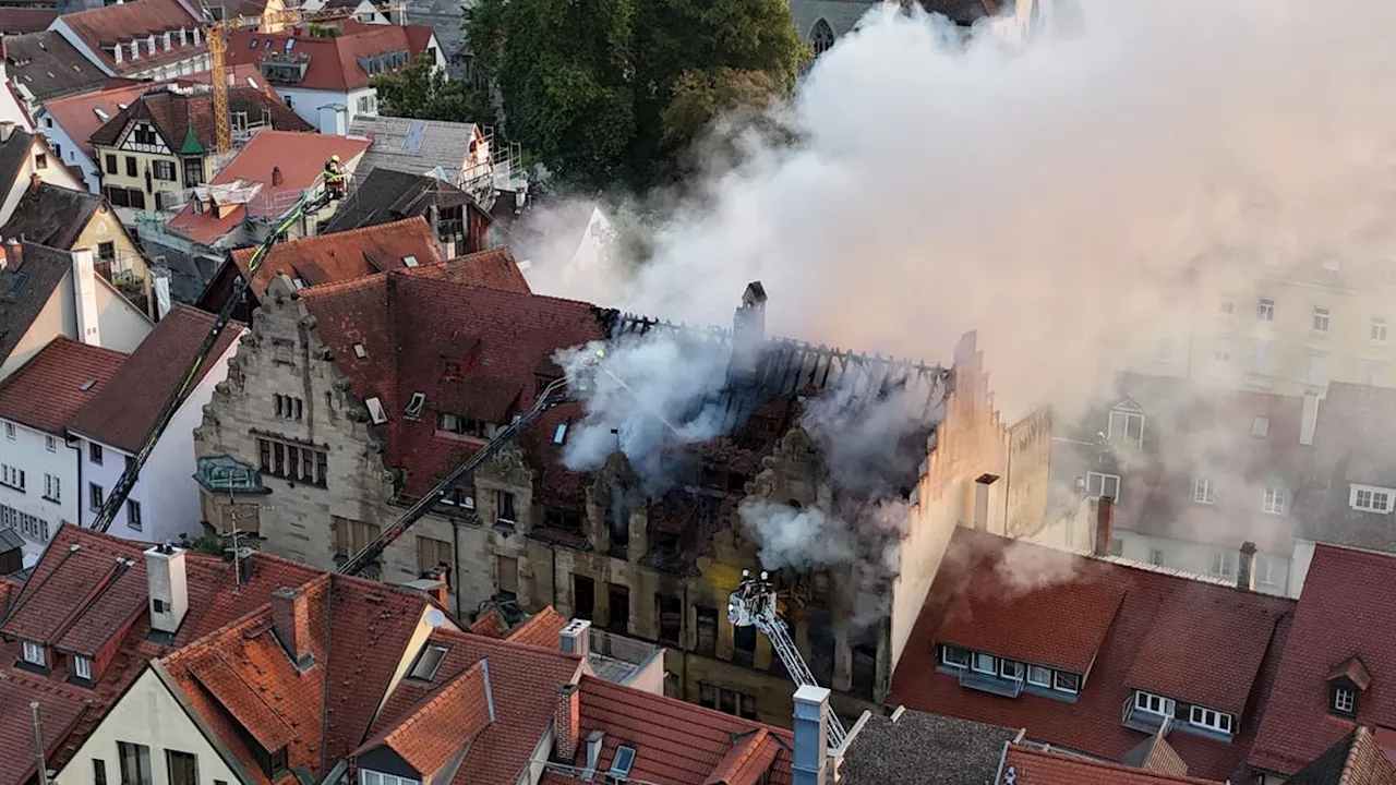 Grossbrand in der Konstanzer Altstadt: Löschmassnahmen dauern weiterhin an – weniger Verletzte als zunächst angenommen