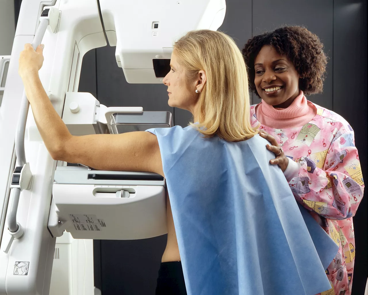 Women at lower risk of breast cancer after ovarian cancer diagnosis, research suggests