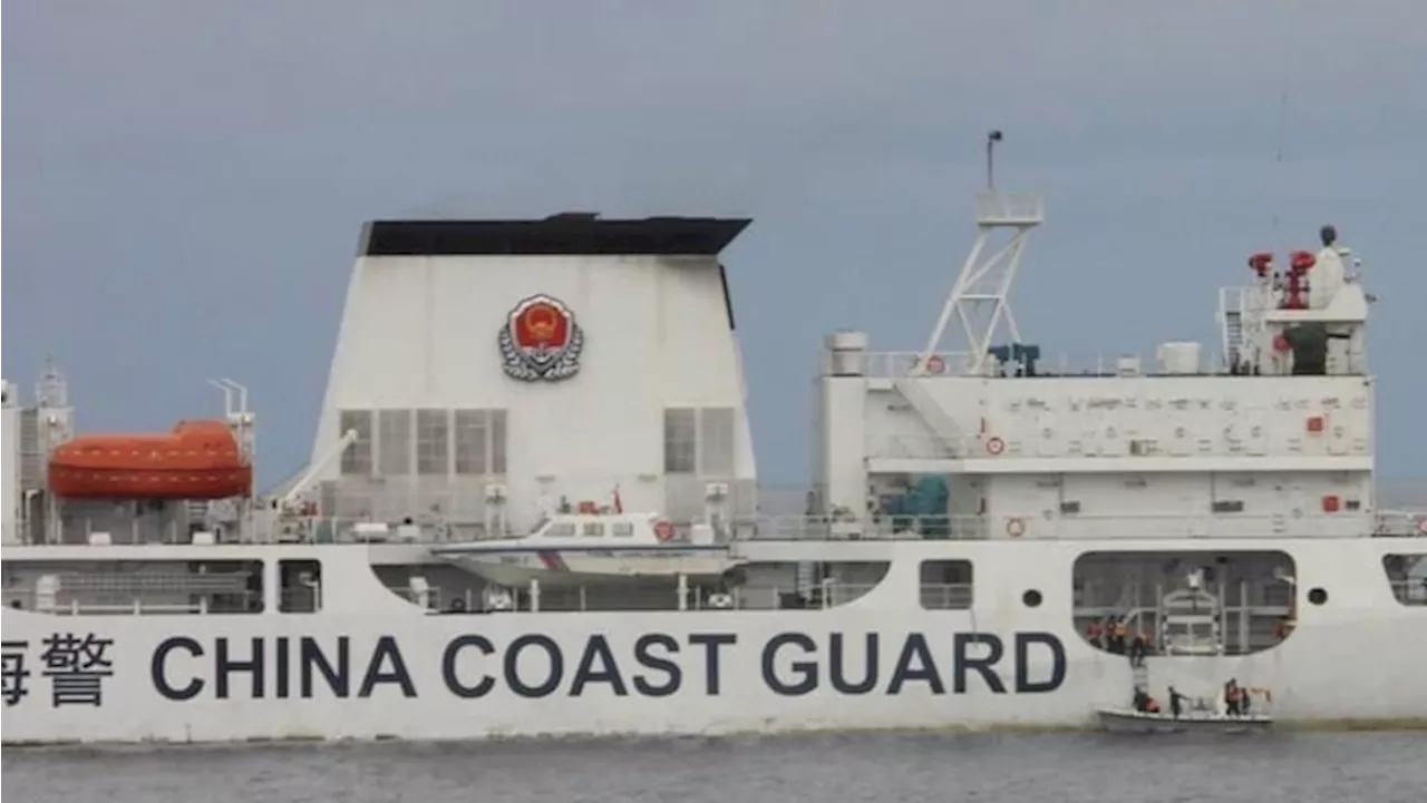 CCG ship makes intrusive patrol near Manila Bay