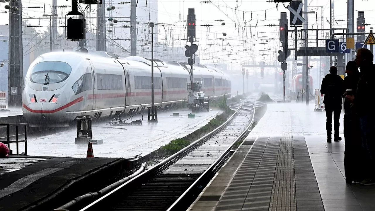 Rückzahlungen stehen noch aus: Deutsche Bahn fährt hohen Halbjahres-Verlust ein