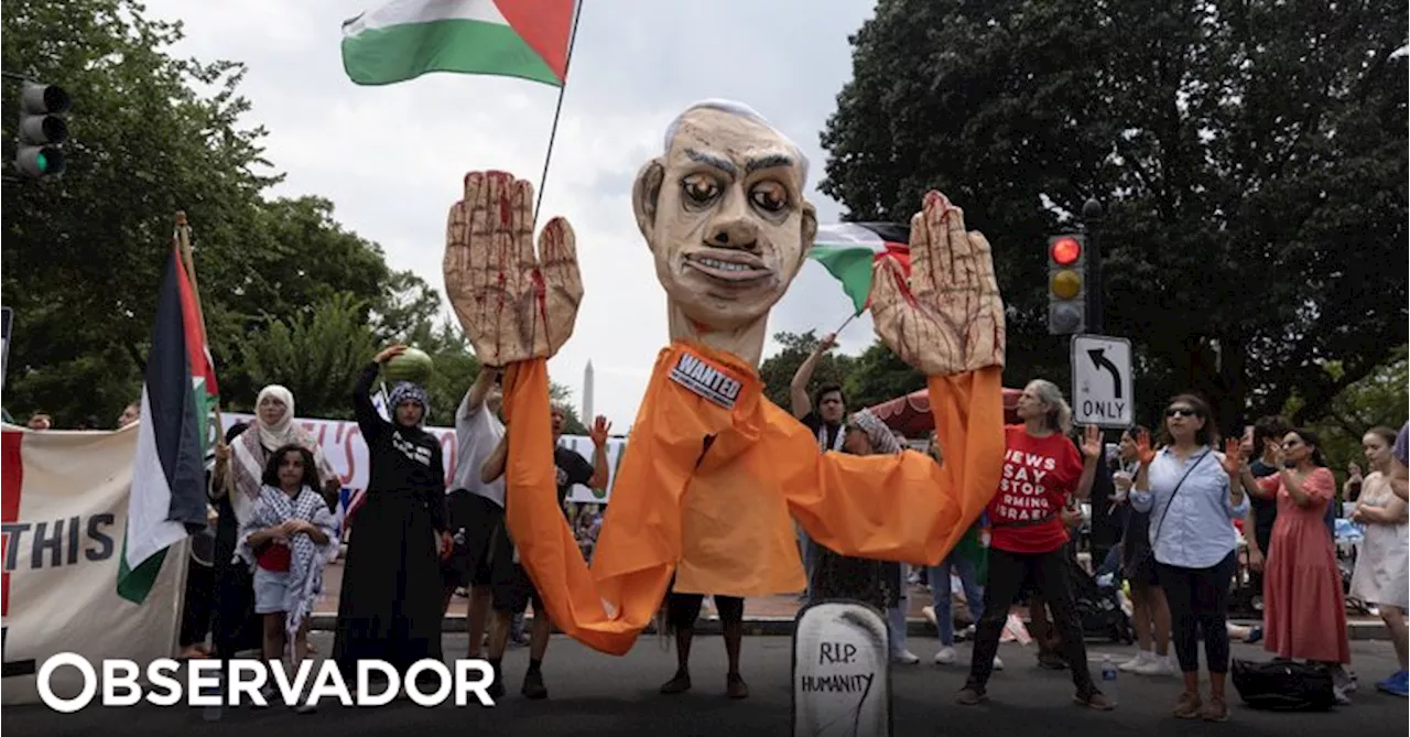 Manifestantes evocam mortos em Gaza durante visita de primeiro-ministro israelita à Casa Branca