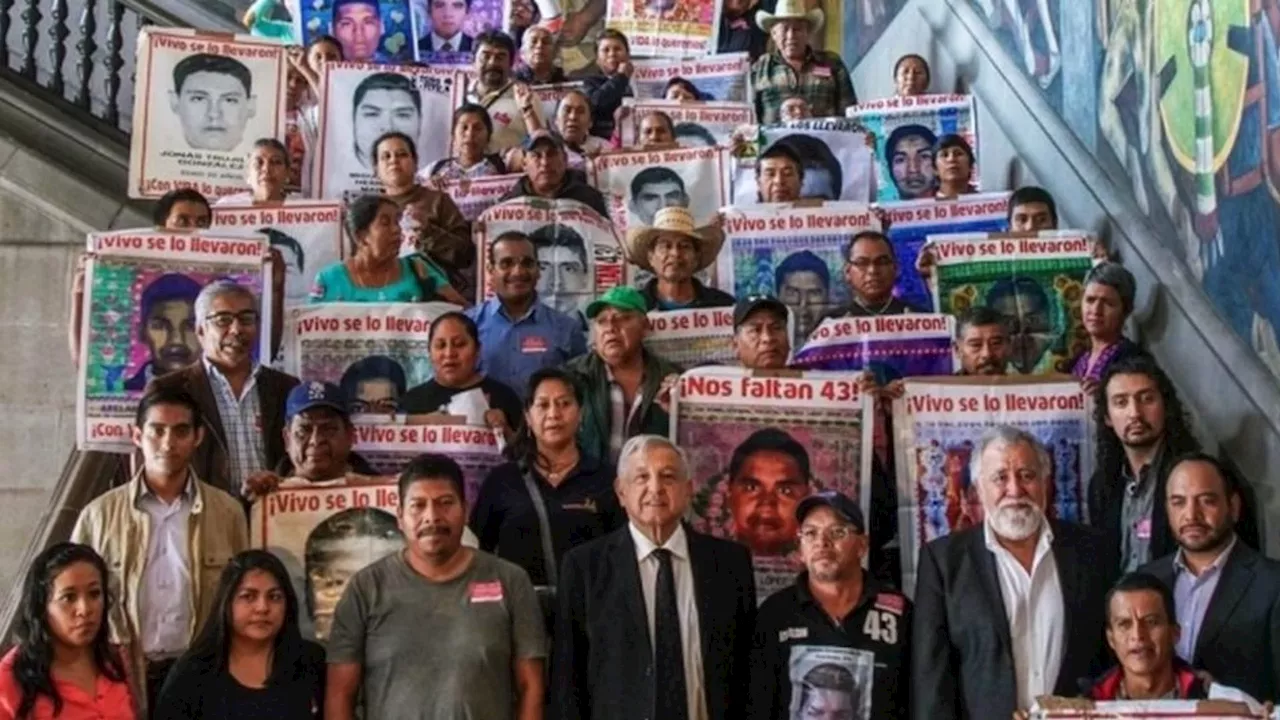 Familiares de los 43 declaran que AMLO les falló; envían carta