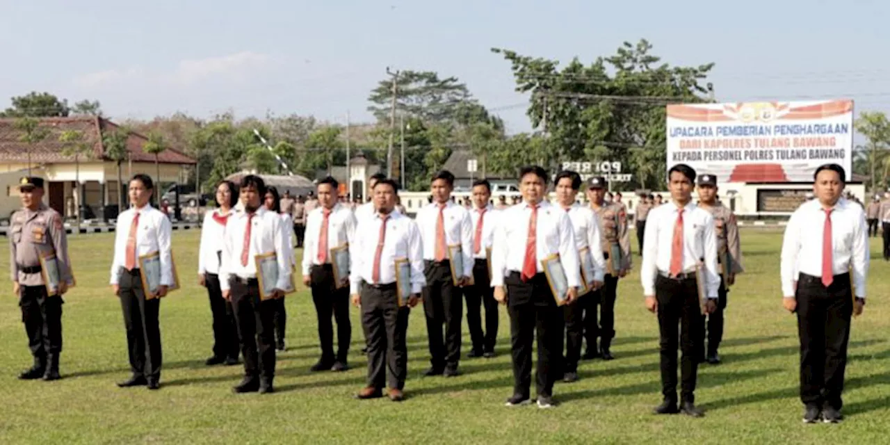 21 Personel Polres Tulang Bawang Berprestasi Dapat Penghargaan