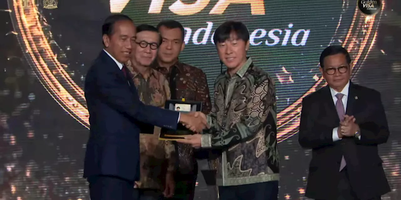 Shin Tae-Yong, Pelatih Asing Pertama yang Terima Golden Visa dari Jokowi