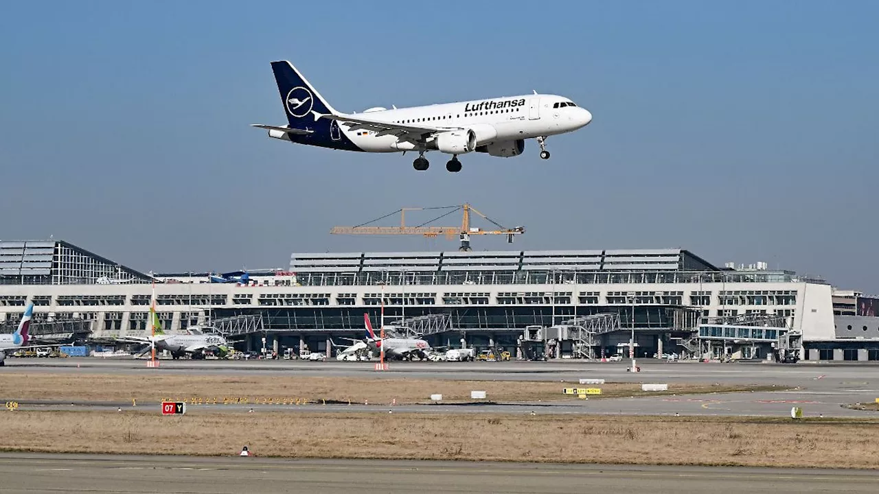 Klimakleber stürmen Flughafen Stuttgart