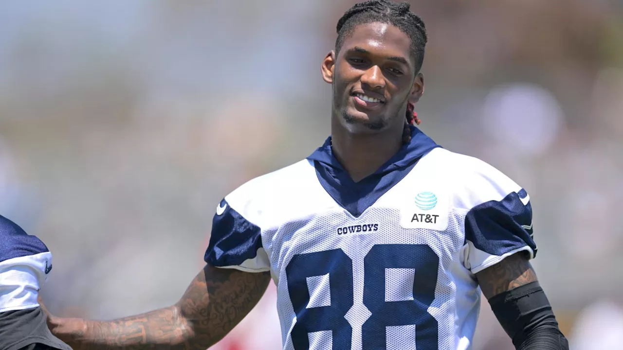 CeeDee Lamb negotiations ongoing; Dallas Cowboys star training in Houston