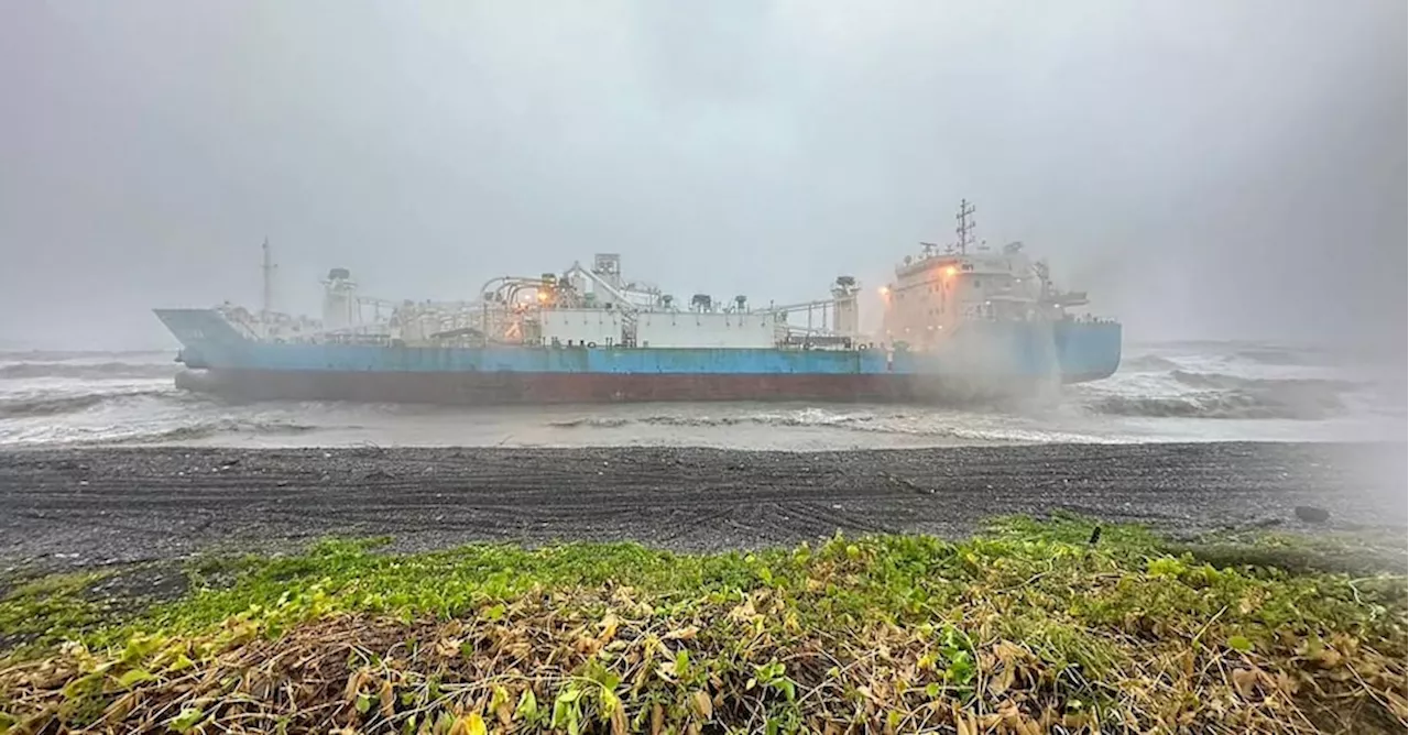 Tifone Gaemi fa affondare una petroliera al largo delle Filippine. In Cina evacuate 240mila persone