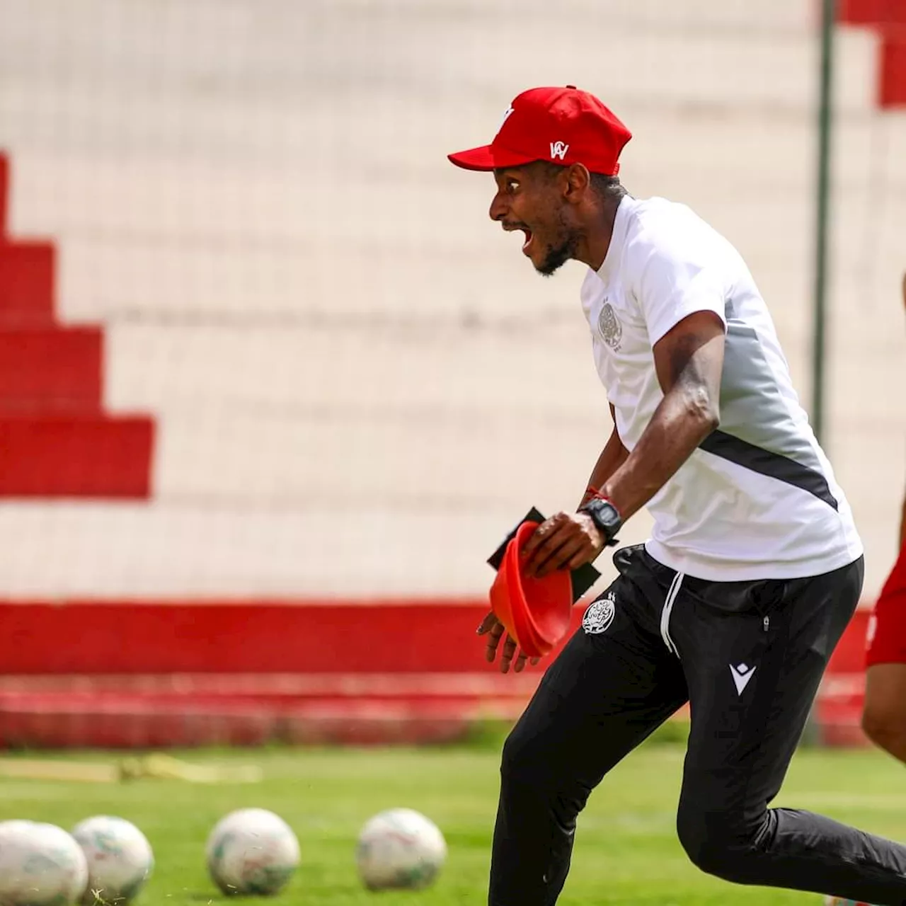 Wydad coach Rulani Mokwena to poach Sundowns defender?