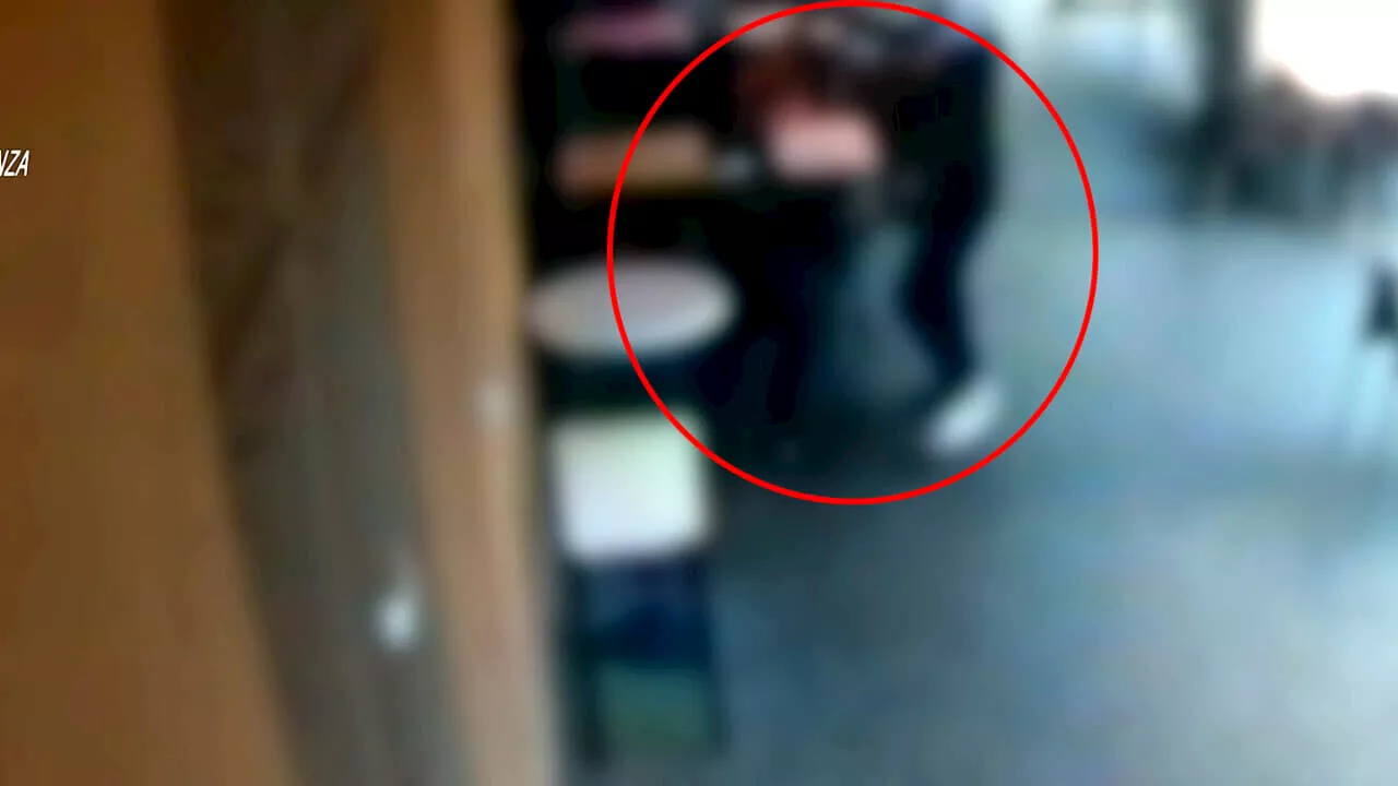 Barista sta per aprire il locale e viene violentata: un video inchioda l'aggressore