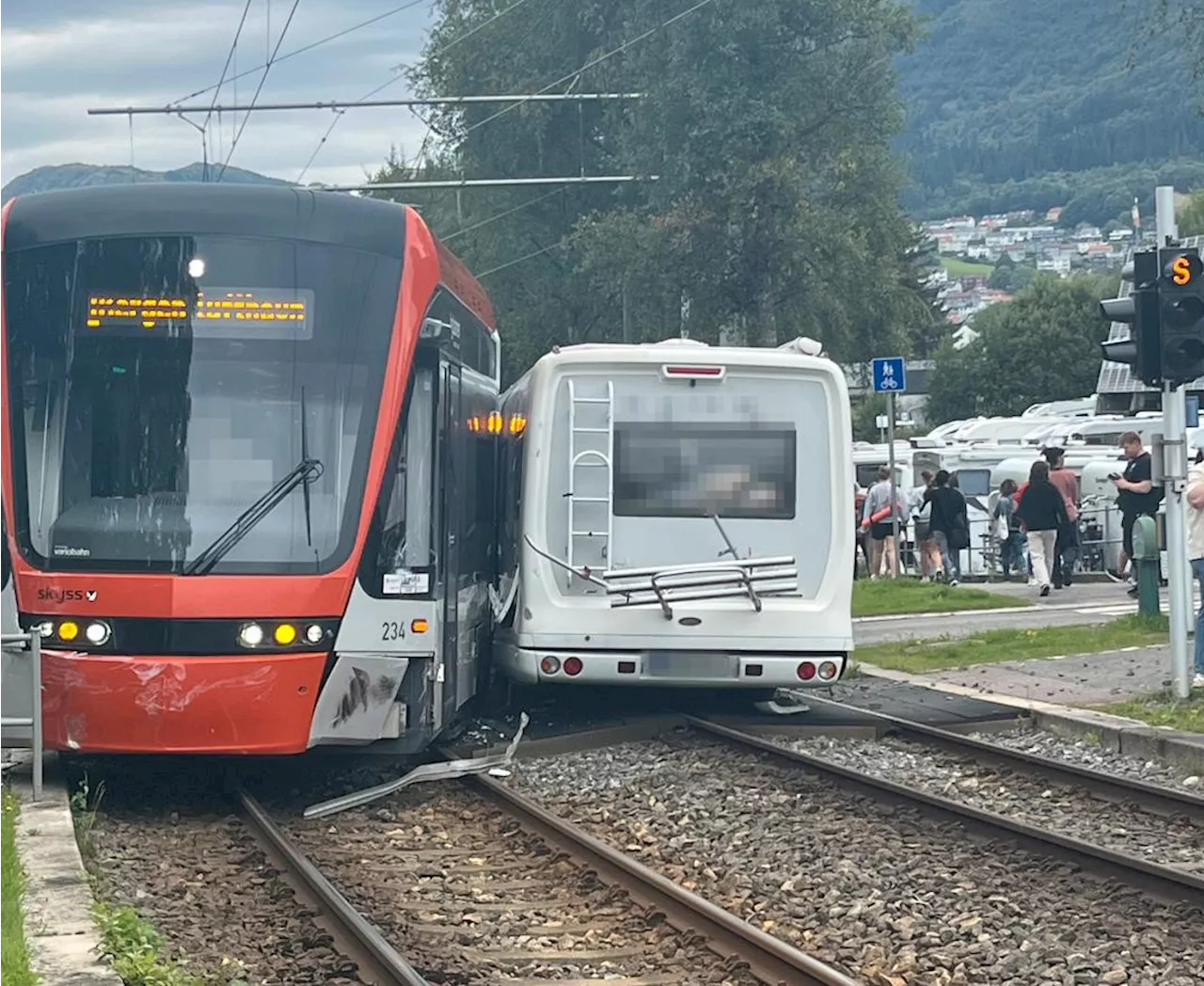 Kollisjon mellom Bybanen og bobil: